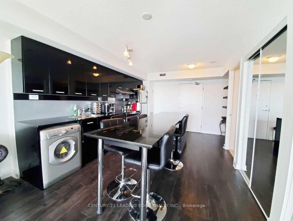 19 Singer Court, Unit 625 thumbnail 3