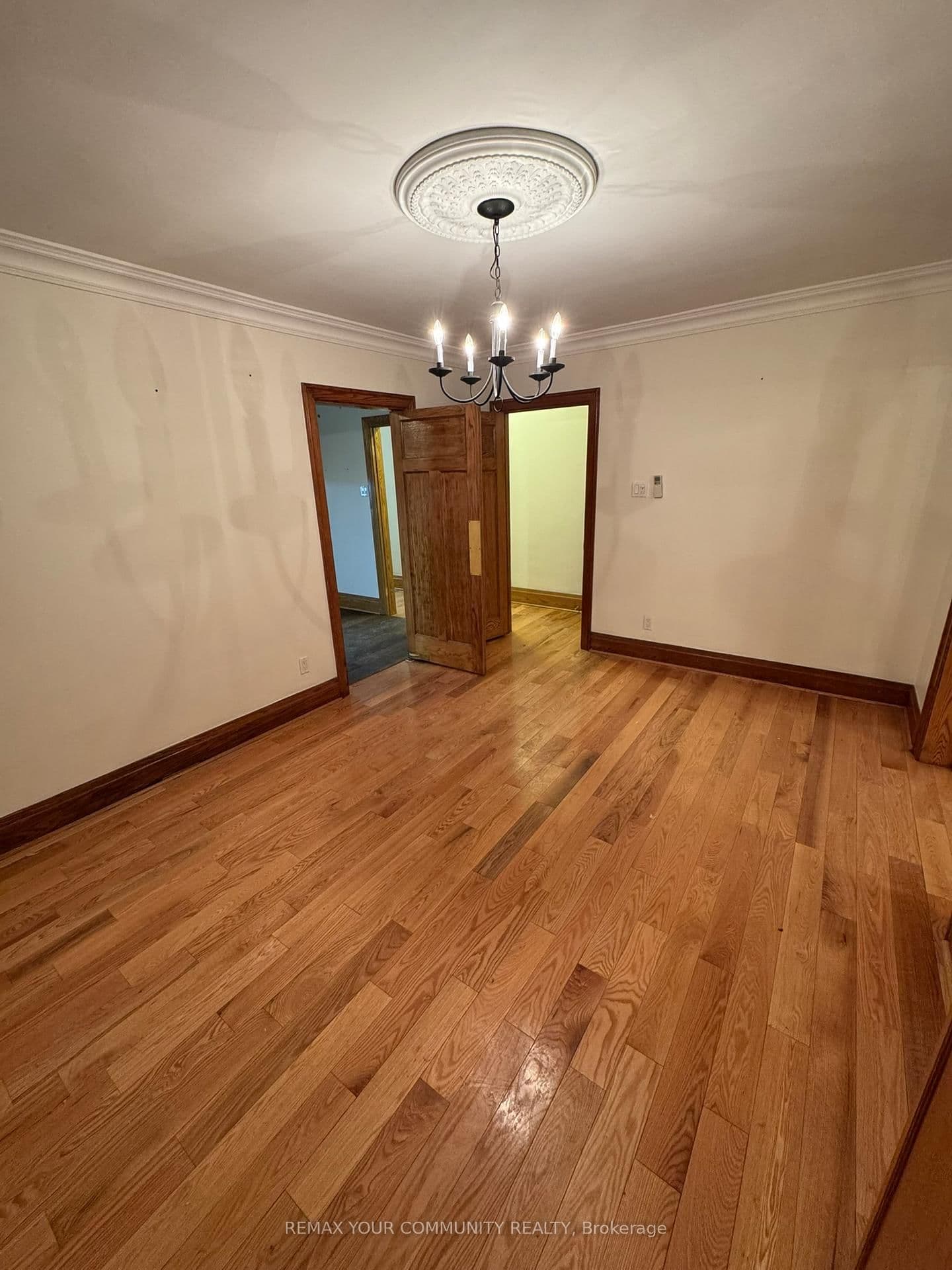 181 St Clair Avenue, Unit main thumbnail 4