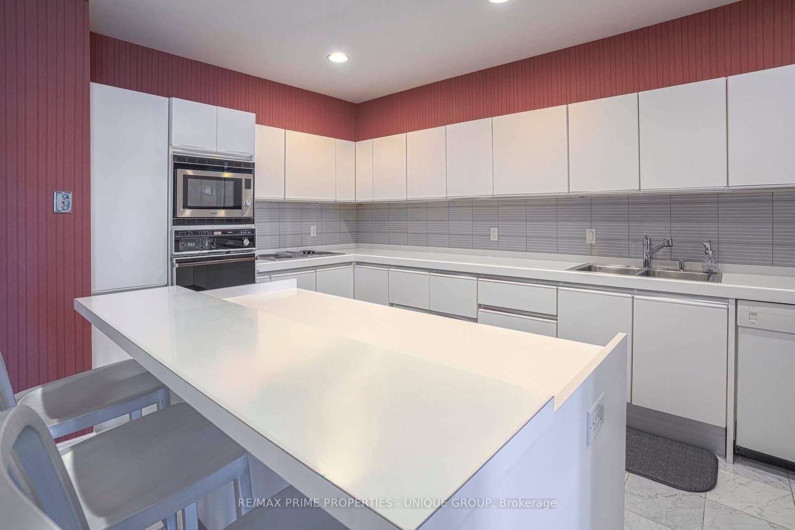 112 Scollard Street thumbnail 17
