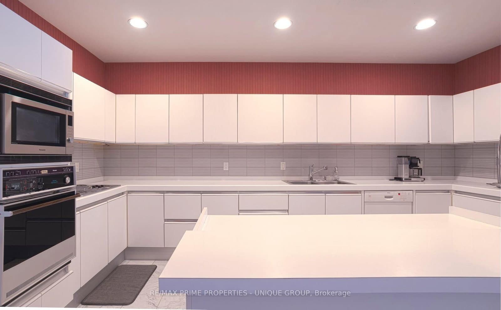 112 Scollard Street thumbnail 19