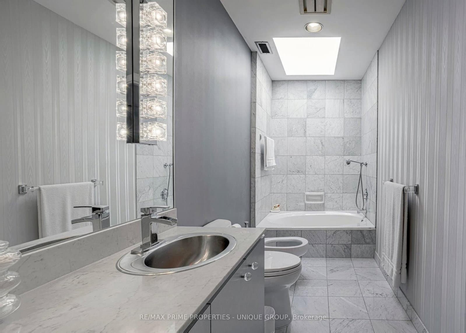 112 Scollard Street thumbnail 23