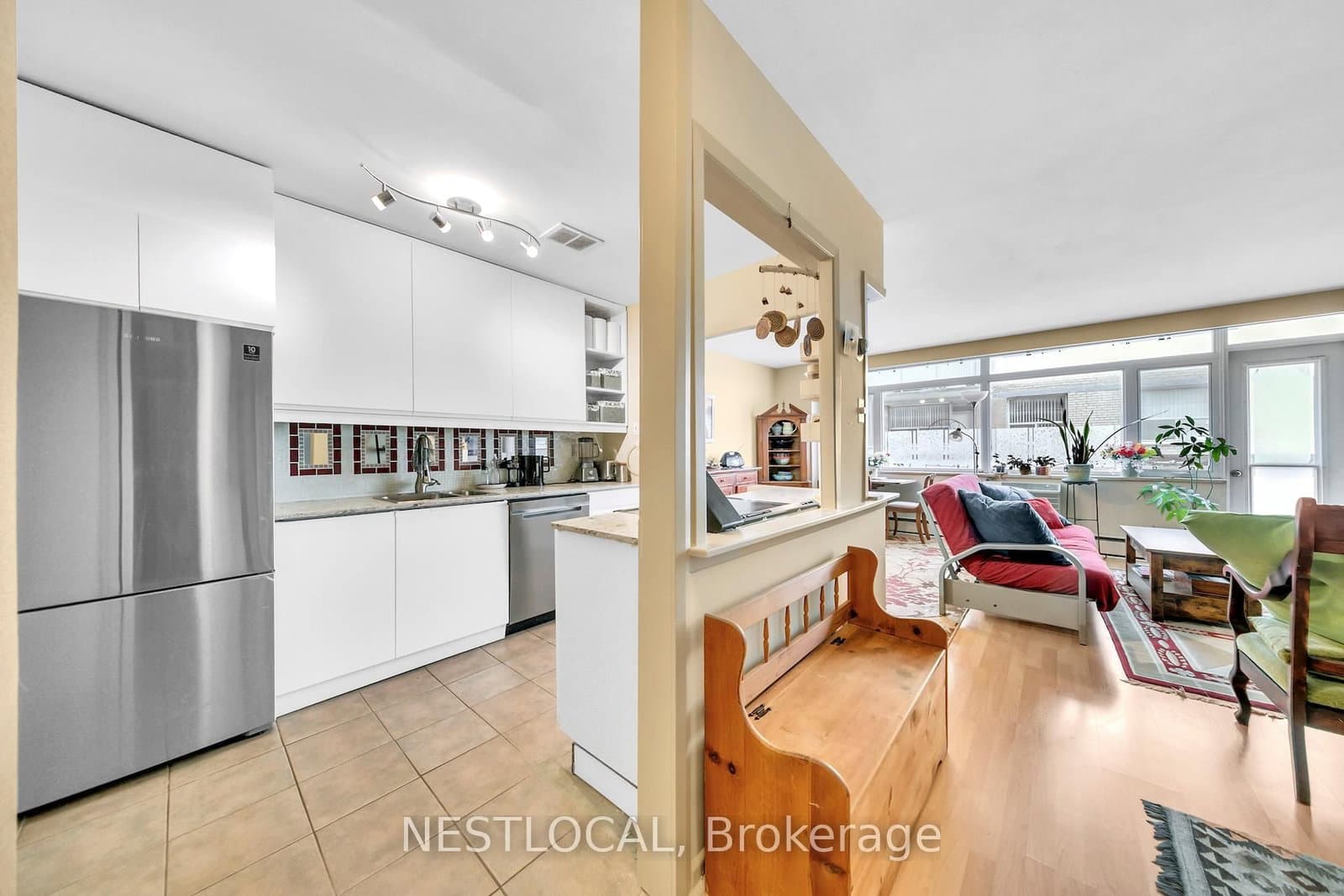 581 Avenue Road Avenue, Unit 504 thumbnail 6