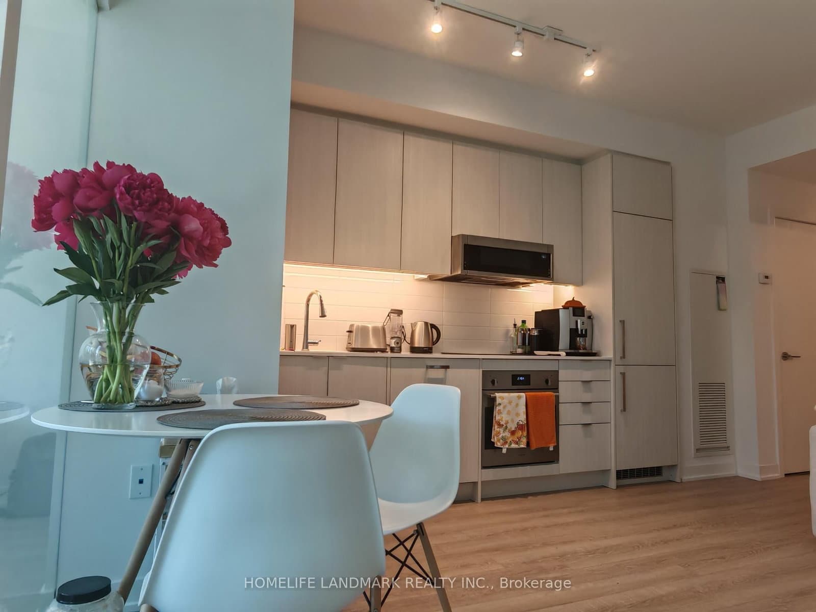 250 Lawrence Avenue W, Unit 310 thumbnail 2