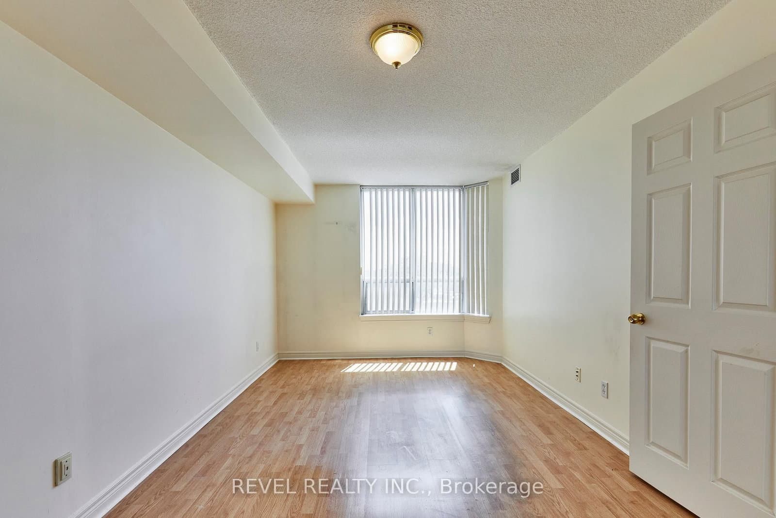 1700 Eglinton Avenue E, Unit 210 thumbnail 4
