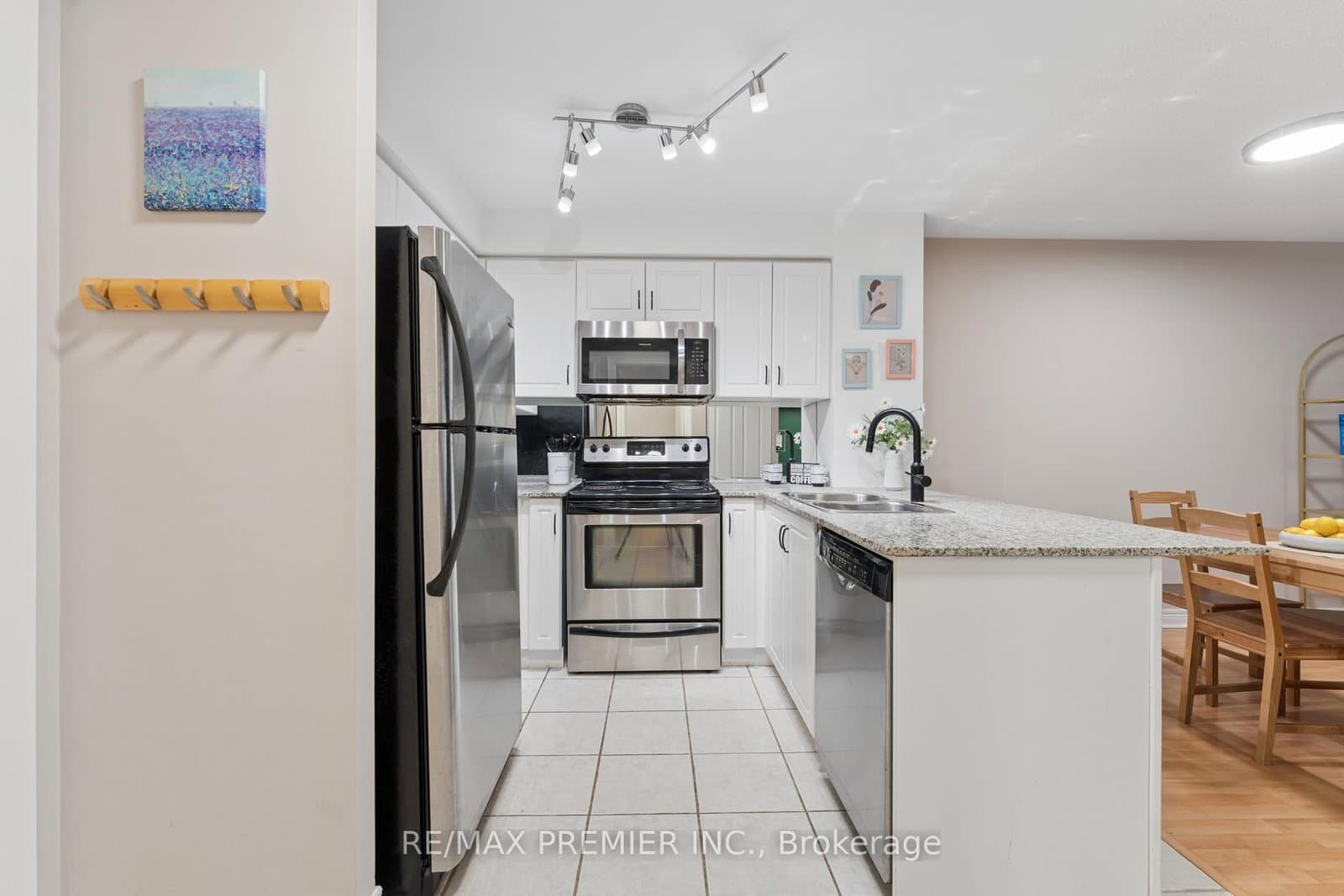 212 Eglinton Avenue E, Unit 307 thumbnail 10