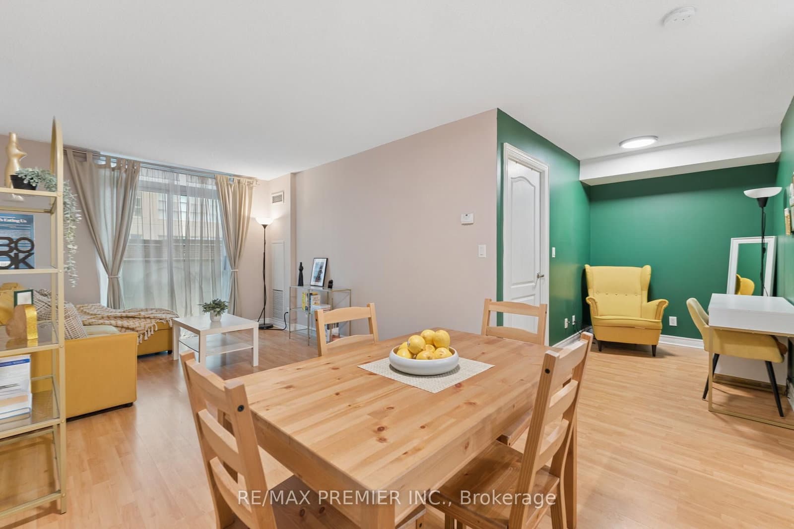 212 Eglinton Avenue E, Unit 307 thumbnail 6