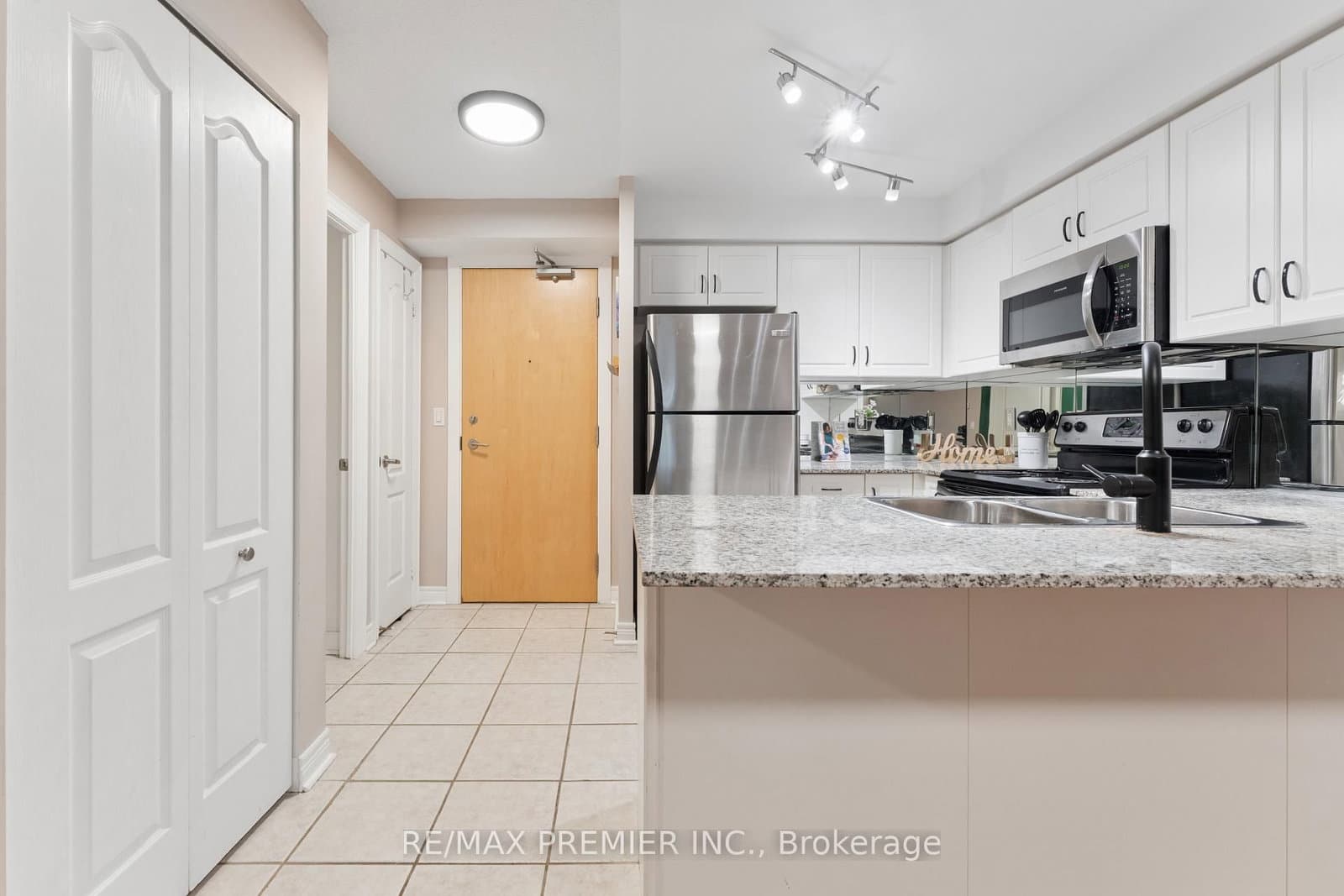212 Eglinton Avenue E, Unit 307 thumbnail 9