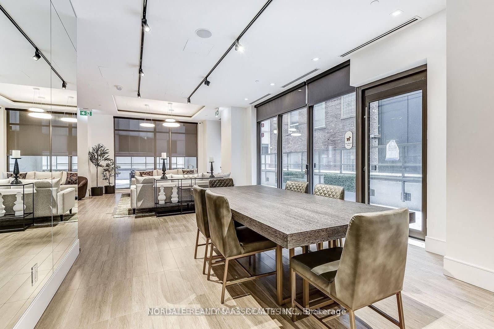 8 Widmer Street, Unit 1512 thumbnail 3