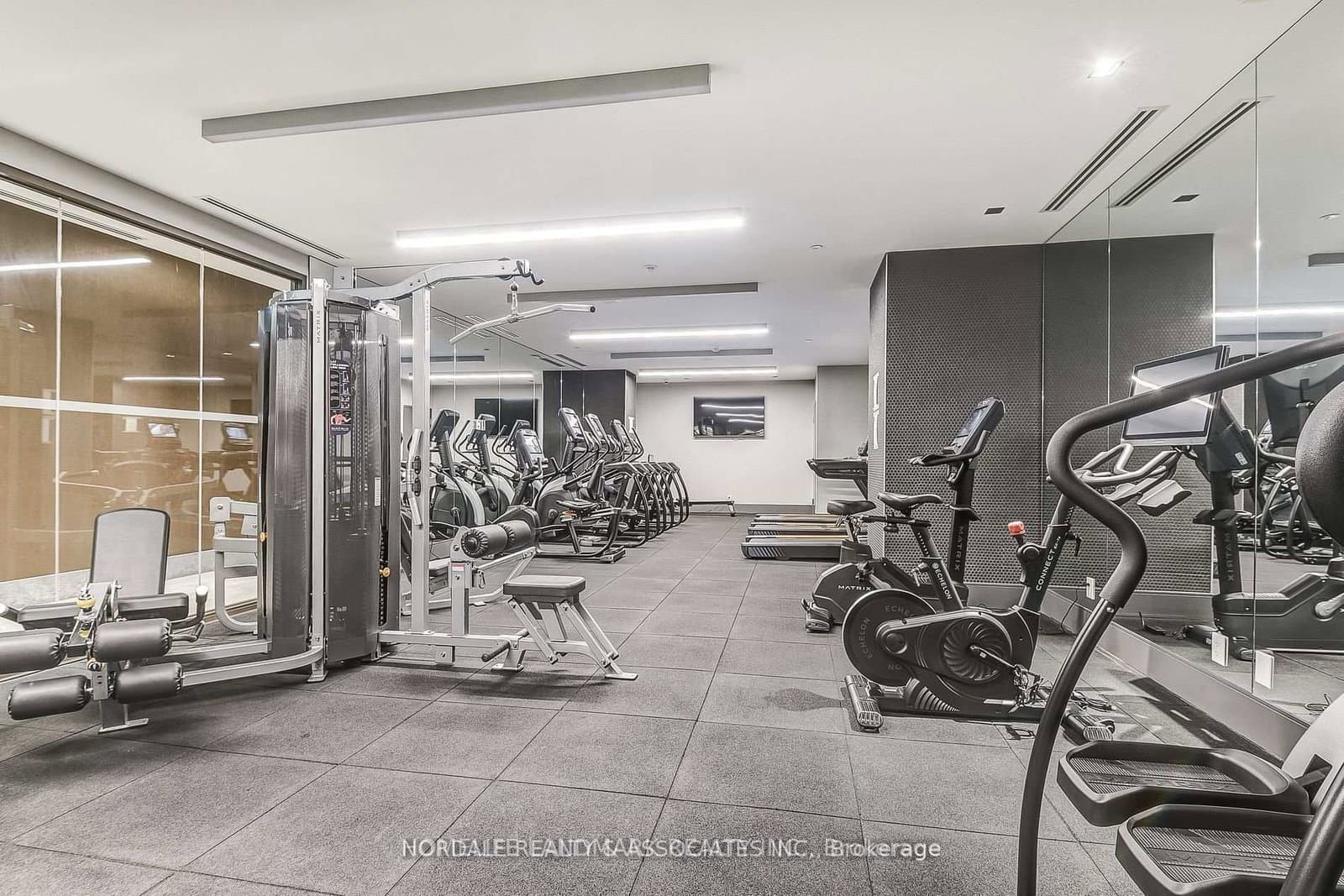 8 Widmer Street, Unit 1512 thumbnail 7