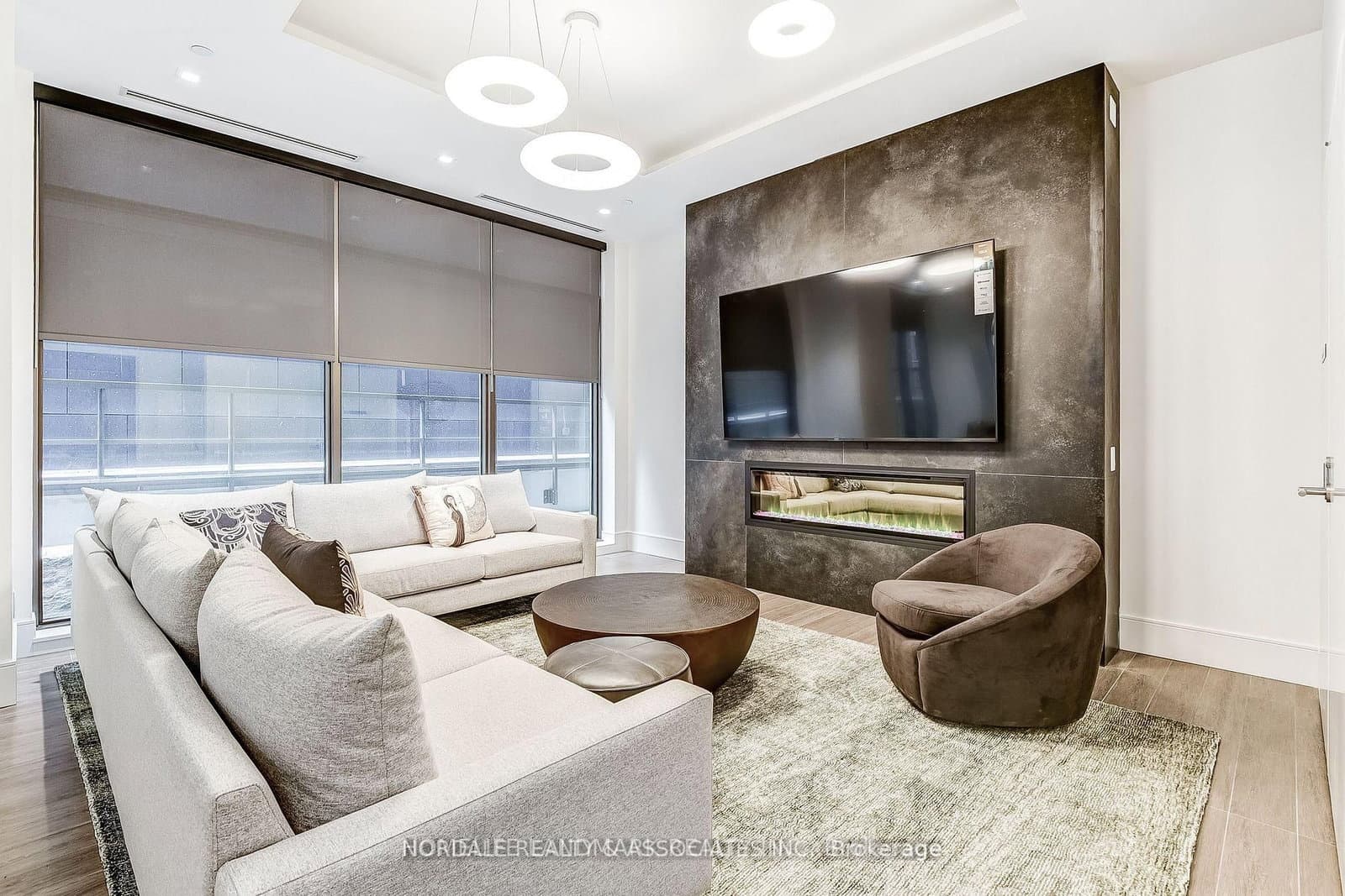 28 Widmer Street, Unit SPH23 thumbnail 6