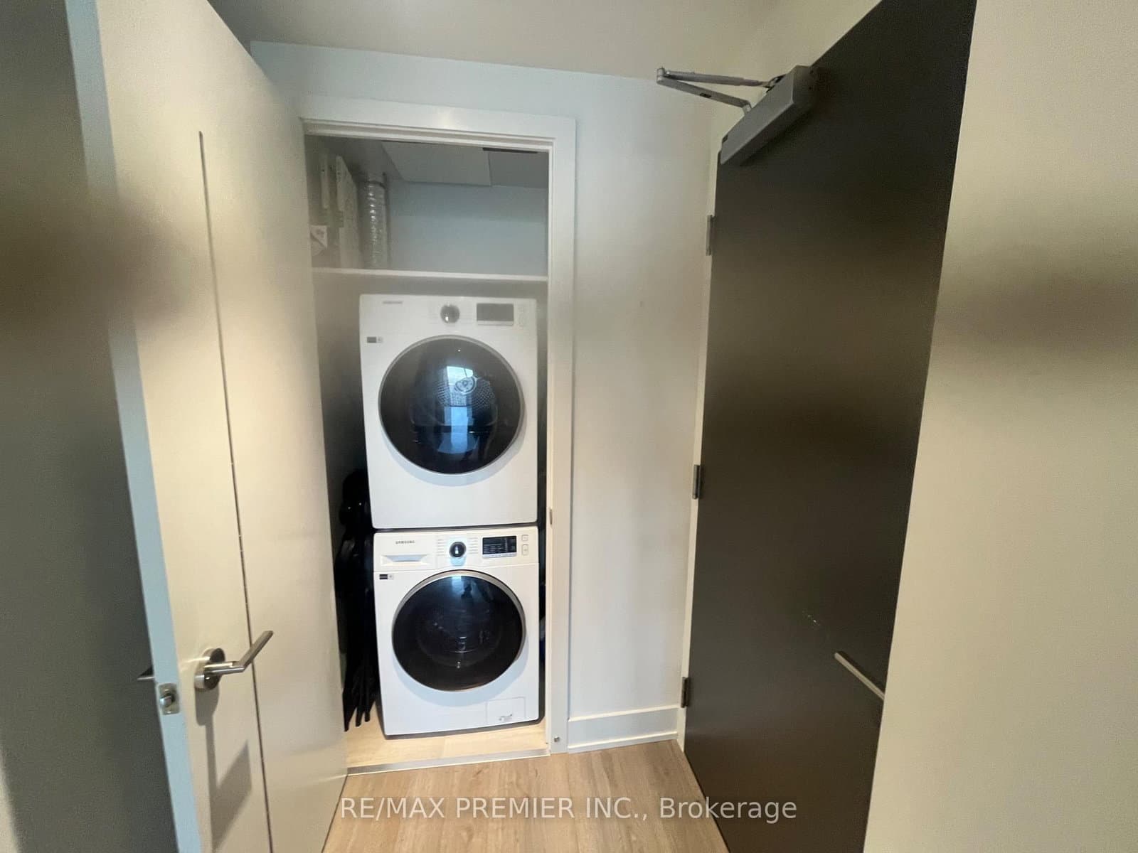 8 Cumberland Street, Unit 3506 thumbnail 19