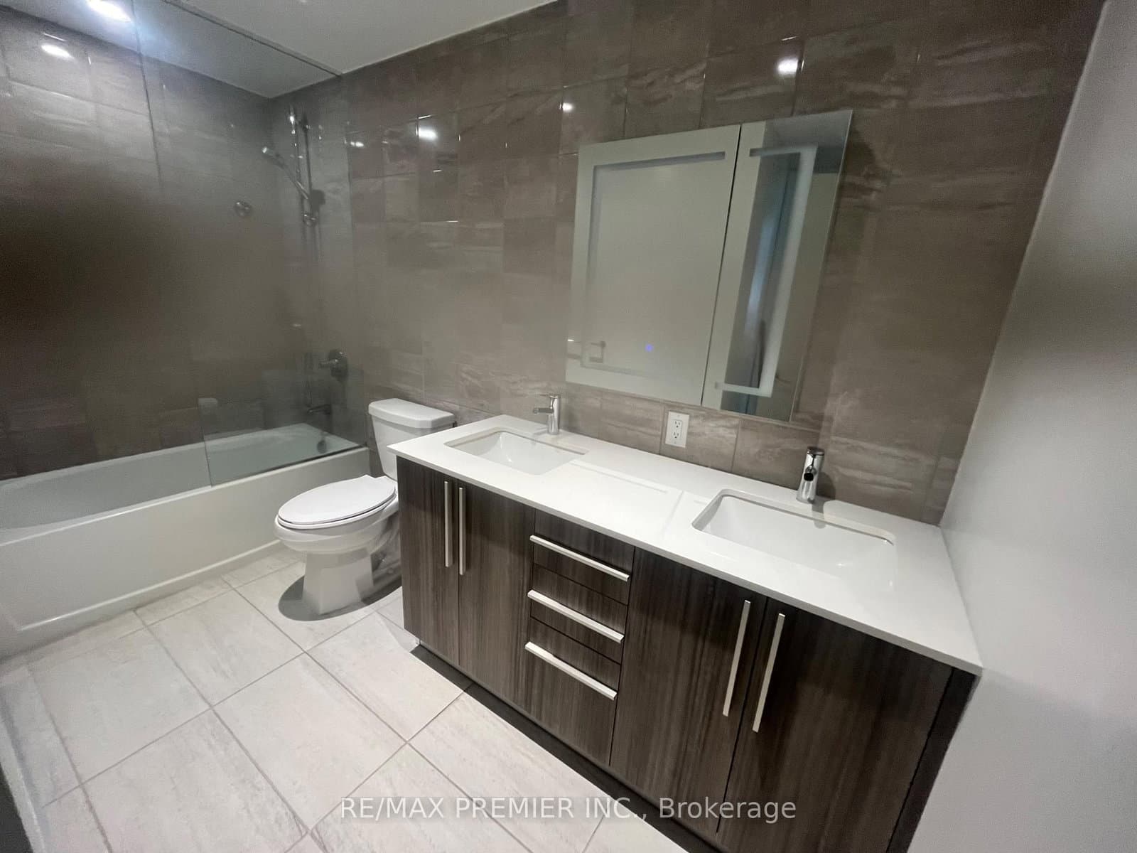 8 Cumberland Street, Unit 3506 thumbnail 25