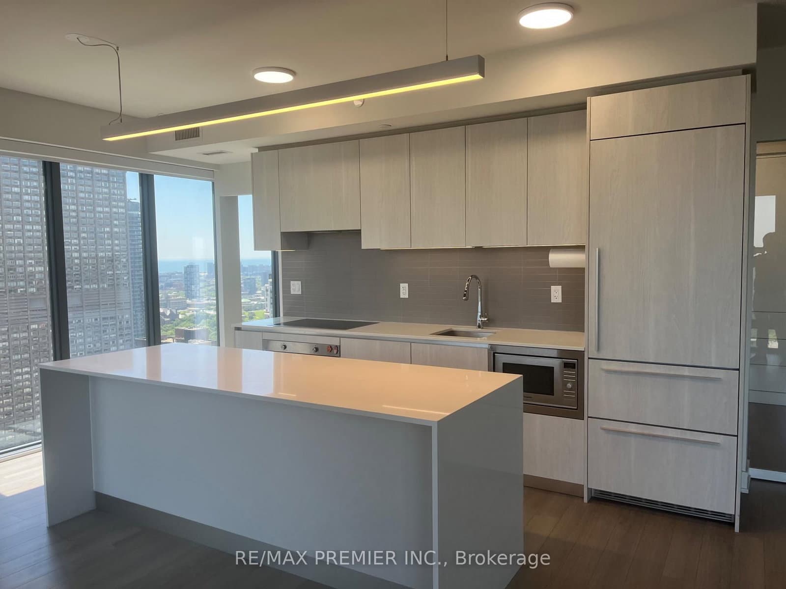 8 Cumberland Street, Unit 3506 thumbnail 6