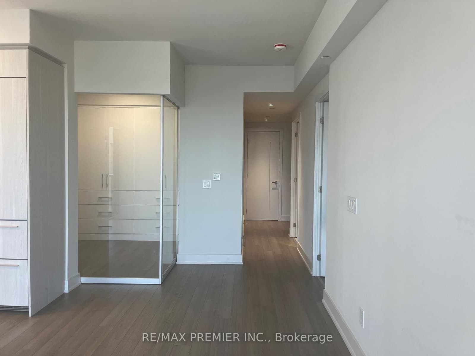 8 Cumberland Street, Unit 3506 thumbnail 9