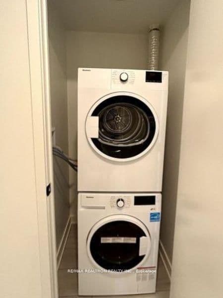 55 Charles Street E, Unit 3111 thumbnail 10