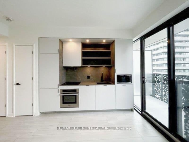 55 Charles Street E, Unit 3111 thumbnail 5