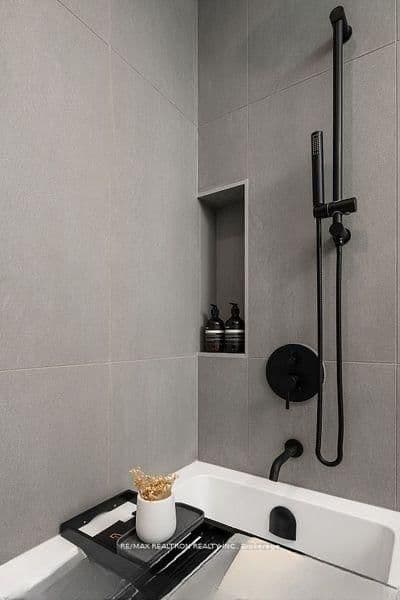 55 Charles Street E, Unit 3111 thumbnail 9