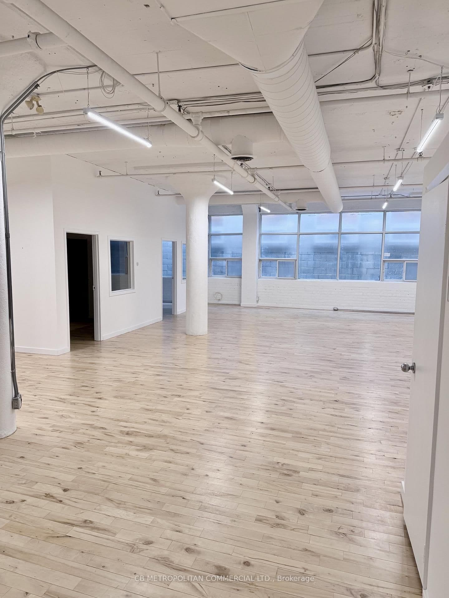 626 King Street W, Unit 202 thumbnail 4