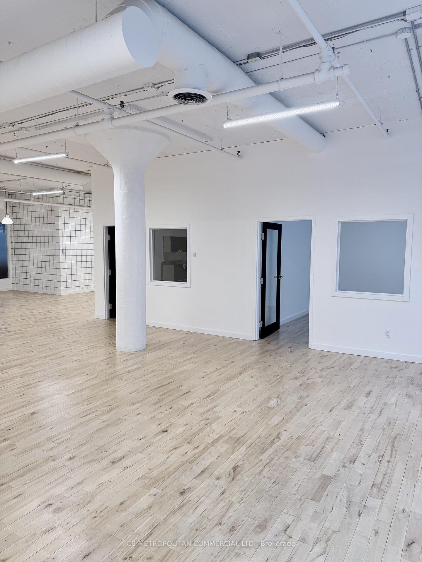 626 King Street W, Unit 201 thumbnail 4