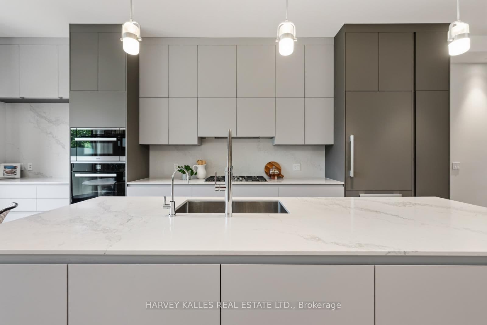 67 Heath Street W thumbnail 17