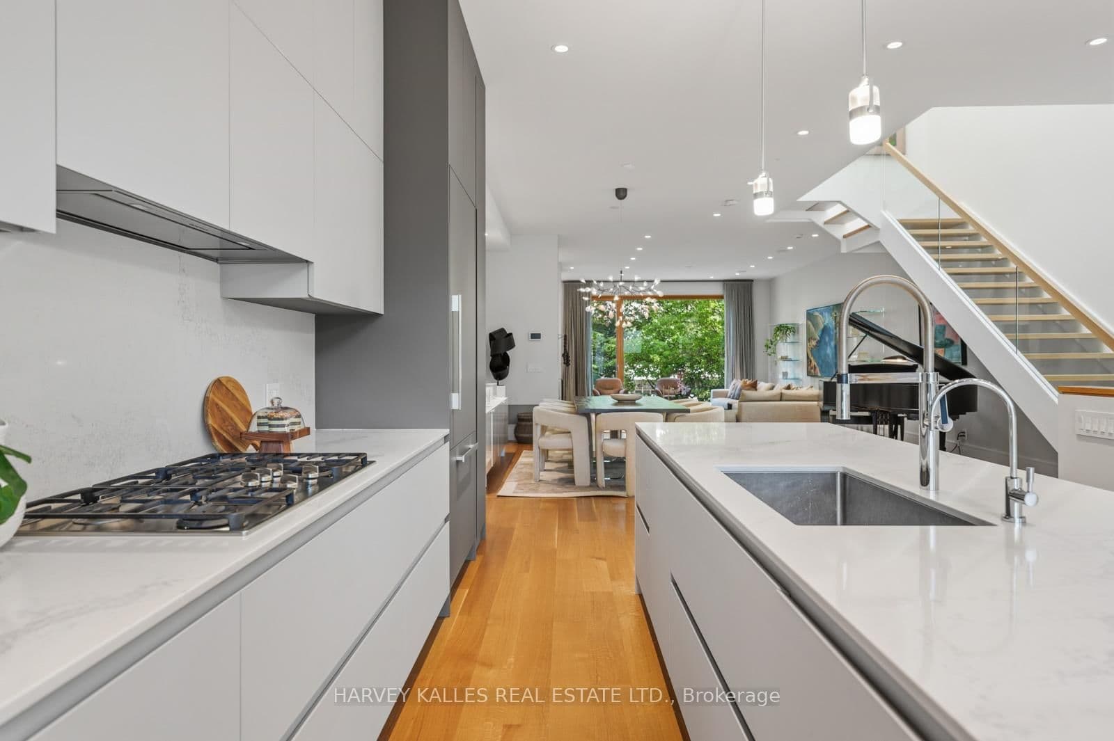 67 Heath Street W thumbnail 21