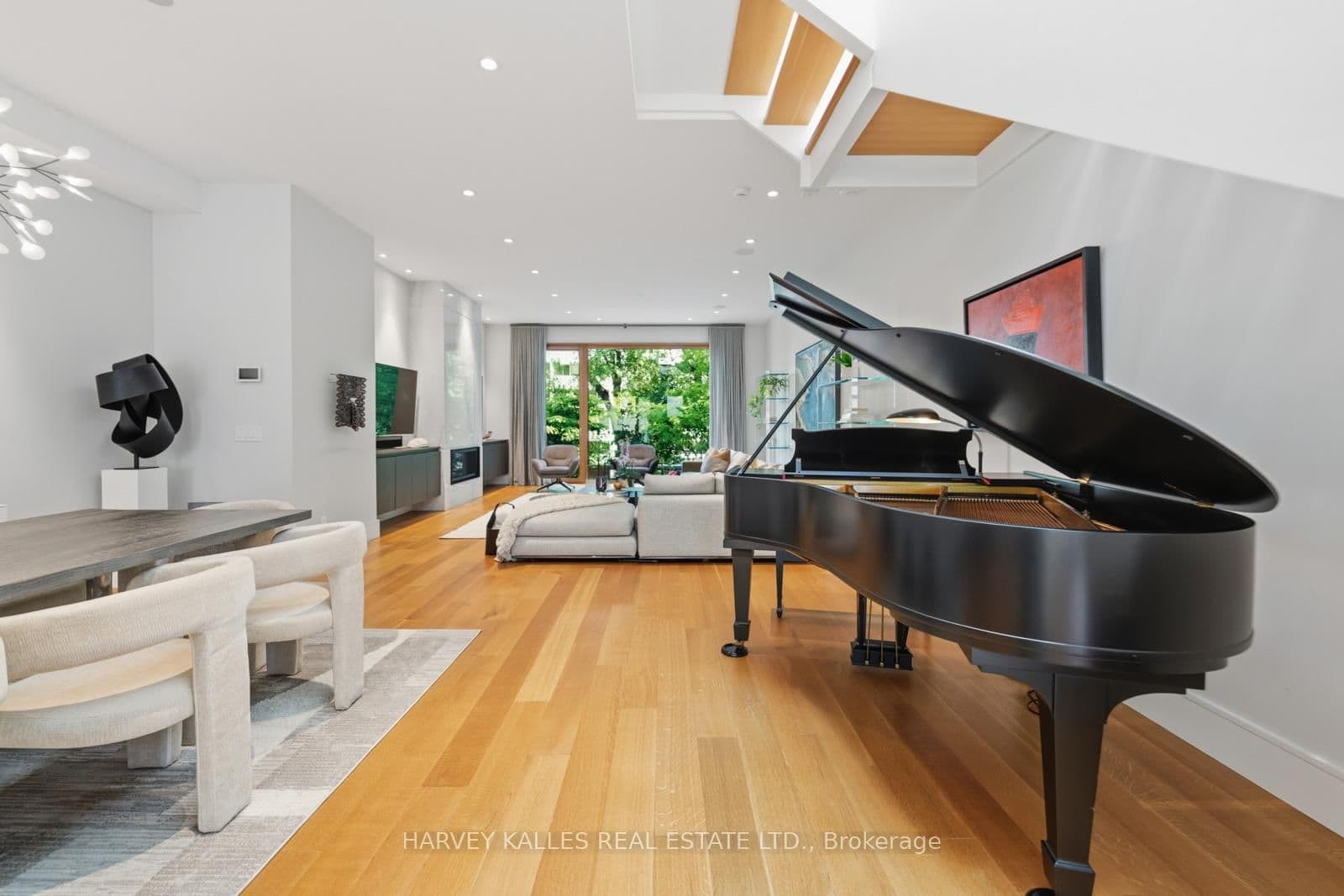 67 Heath Street W thumbnail 25