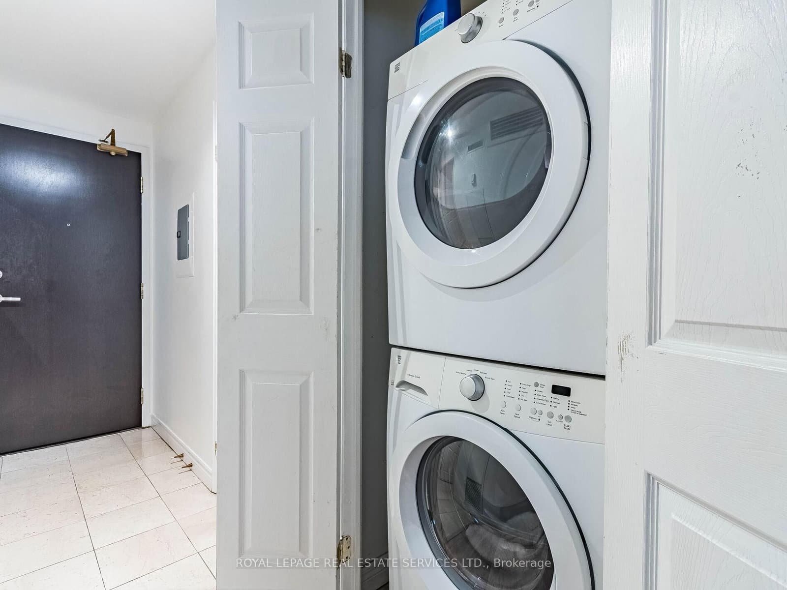 55 Bloor Street E, Unit 802 thumbnail 16
