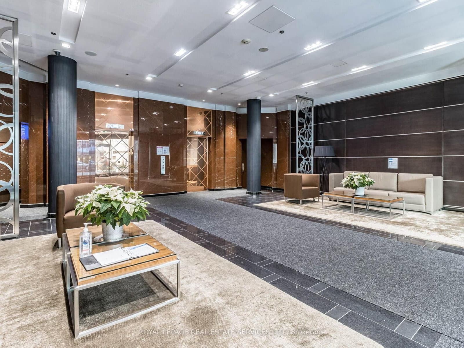 55 Bloor Street E, Unit 802 thumbnail 17