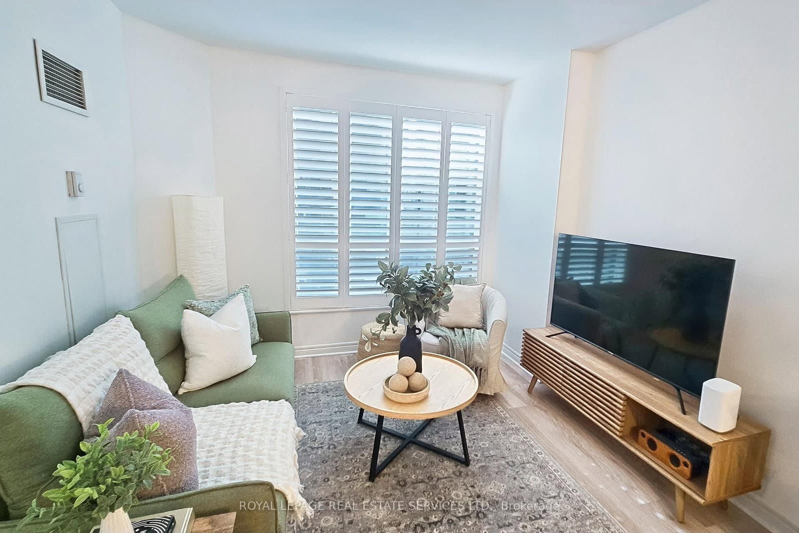 55 Bloor Street E, Unit 802 thumbnail 3
