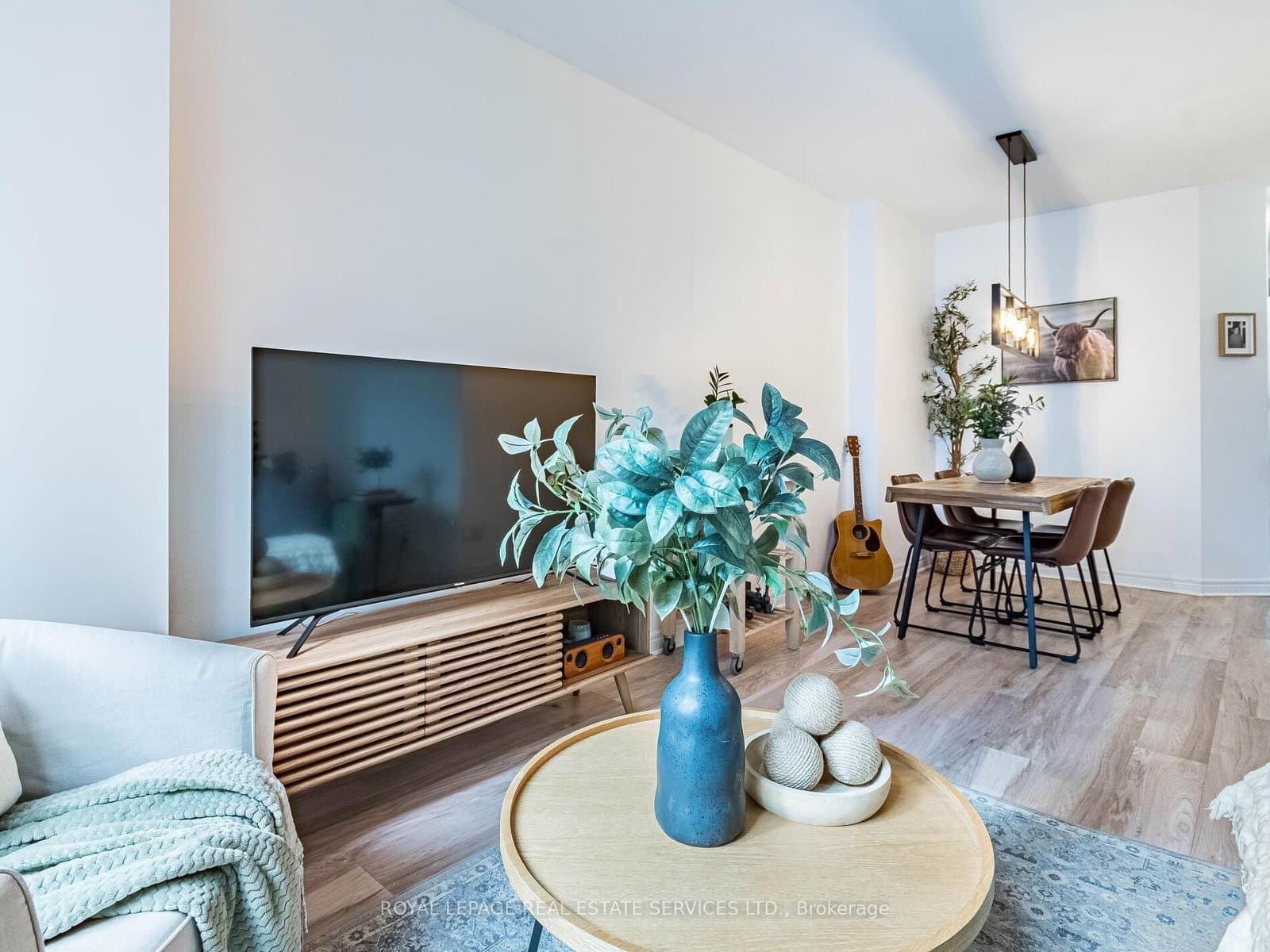 55 Bloor Street E, Unit 802 thumbnail 5