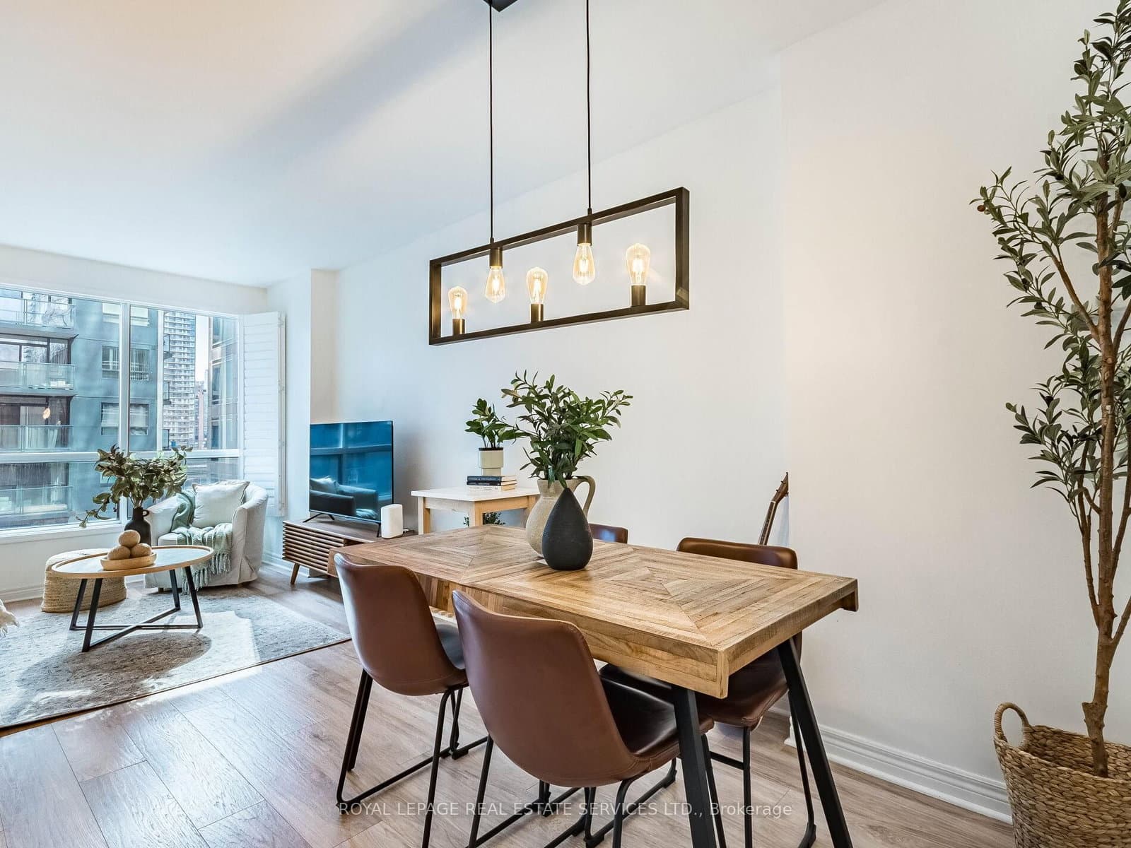 55 Bloor Street E, Unit 802 thumbnail 6