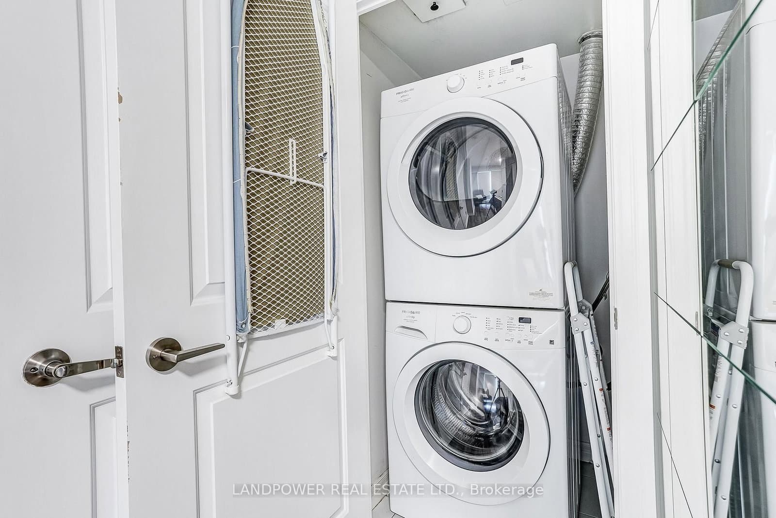2015 Sheppard Avenue E, Unit 2006 thumbnail 21