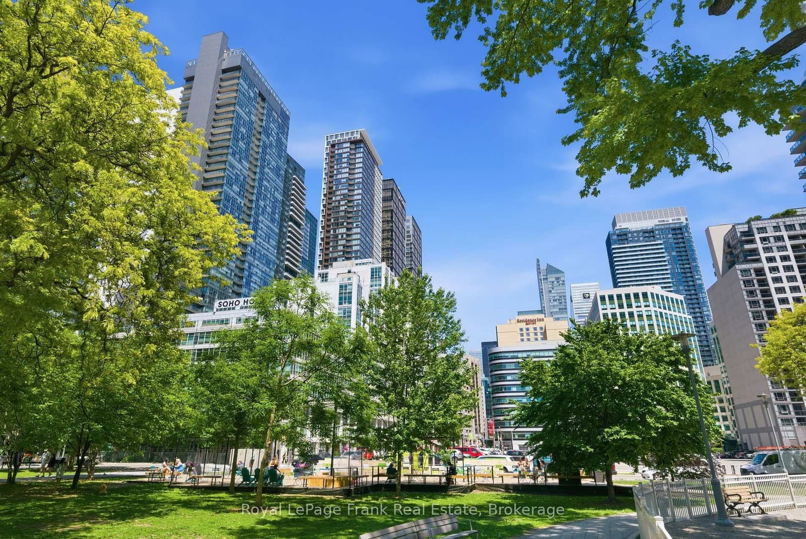 350 Wellington Street W, Unit M24 thumbnail 21