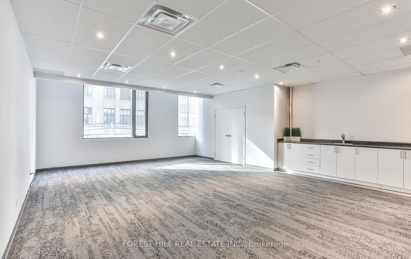 334 Adelaide Street, Unit 206 thumbnail 3