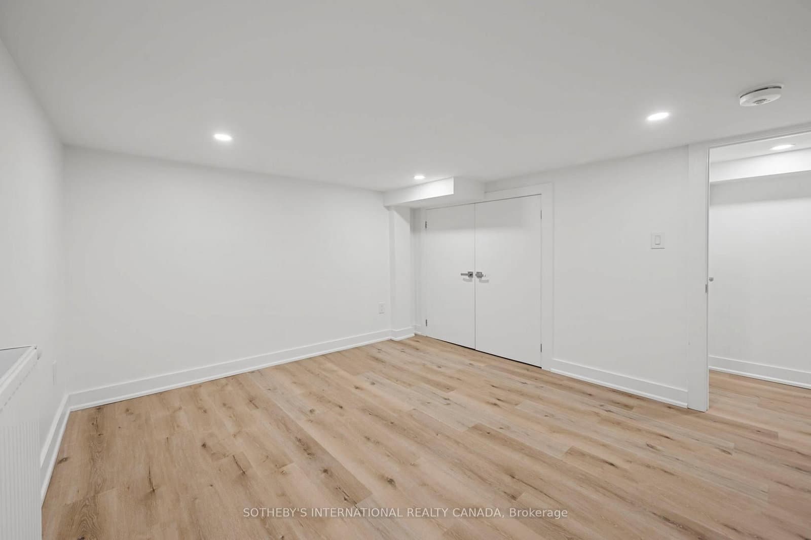 28 Strathgowan Avenue, Unit Bsmnt thumbnail 14