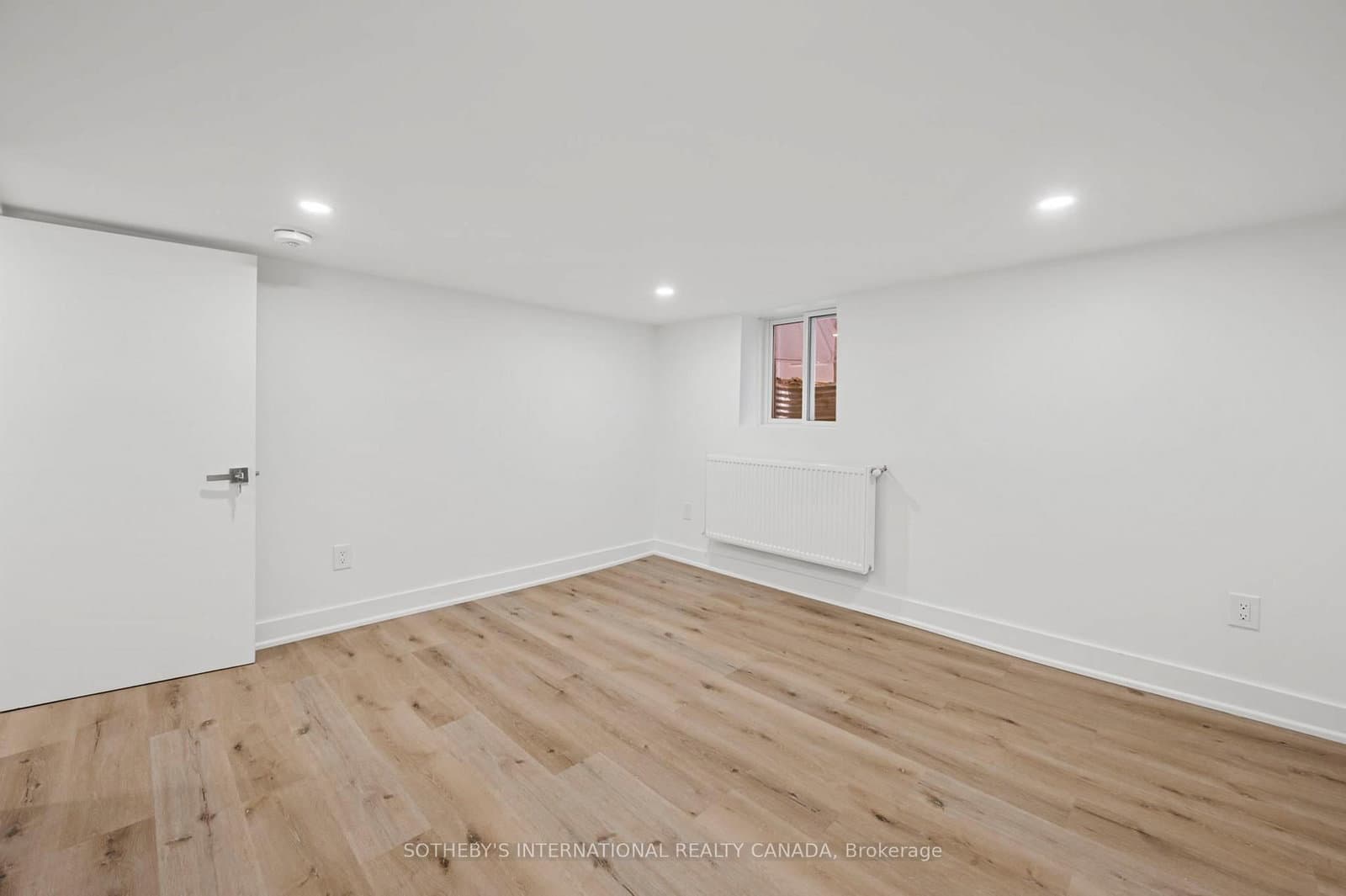 28 Strathgowan Avenue, Unit Bsmnt thumbnail 17