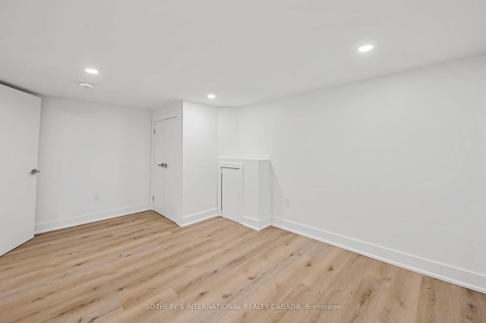 28 Strathgowan Avenue, Unit Bsmnt thumbnail 23