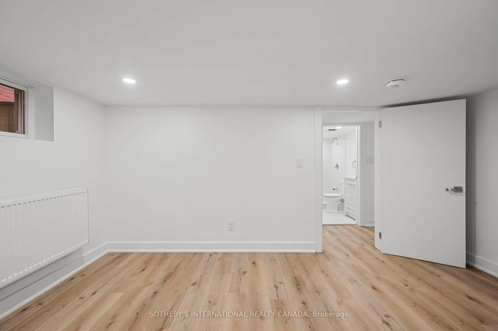 28 Strathgowan Avenue, Unit Bsmnt thumbnail 26