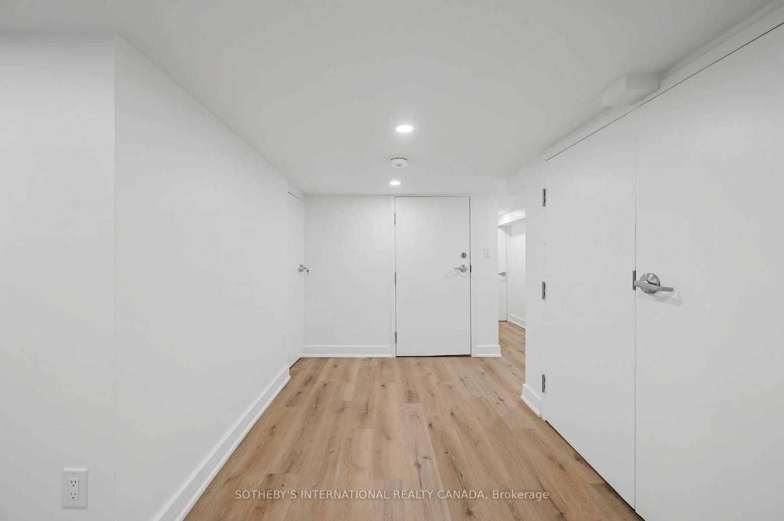 28 Strathgowan Avenue, Unit Bsmnt thumbnail 29