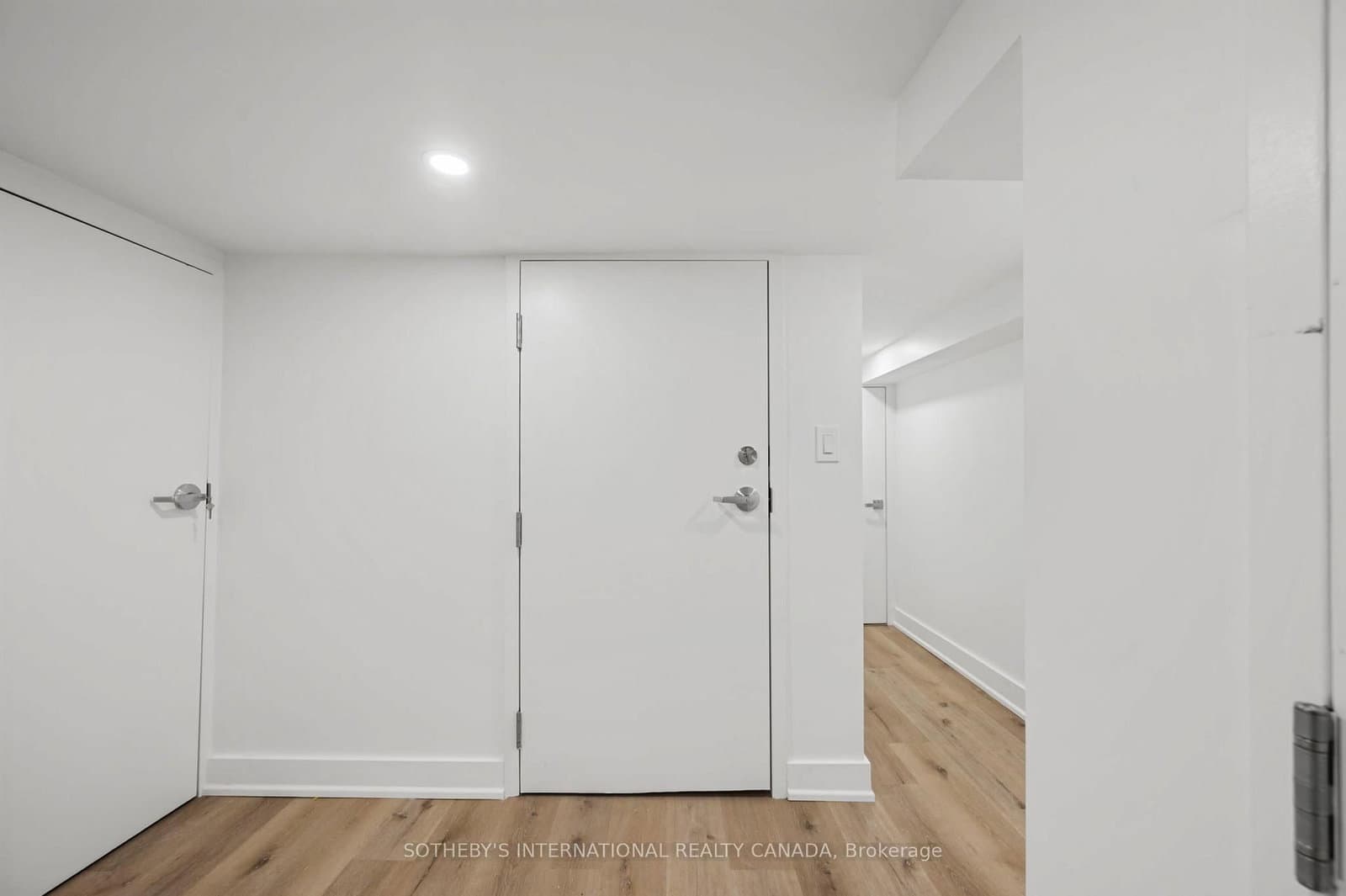 28 Strathgowan Avenue, Unit Bsmnt thumbnail 32