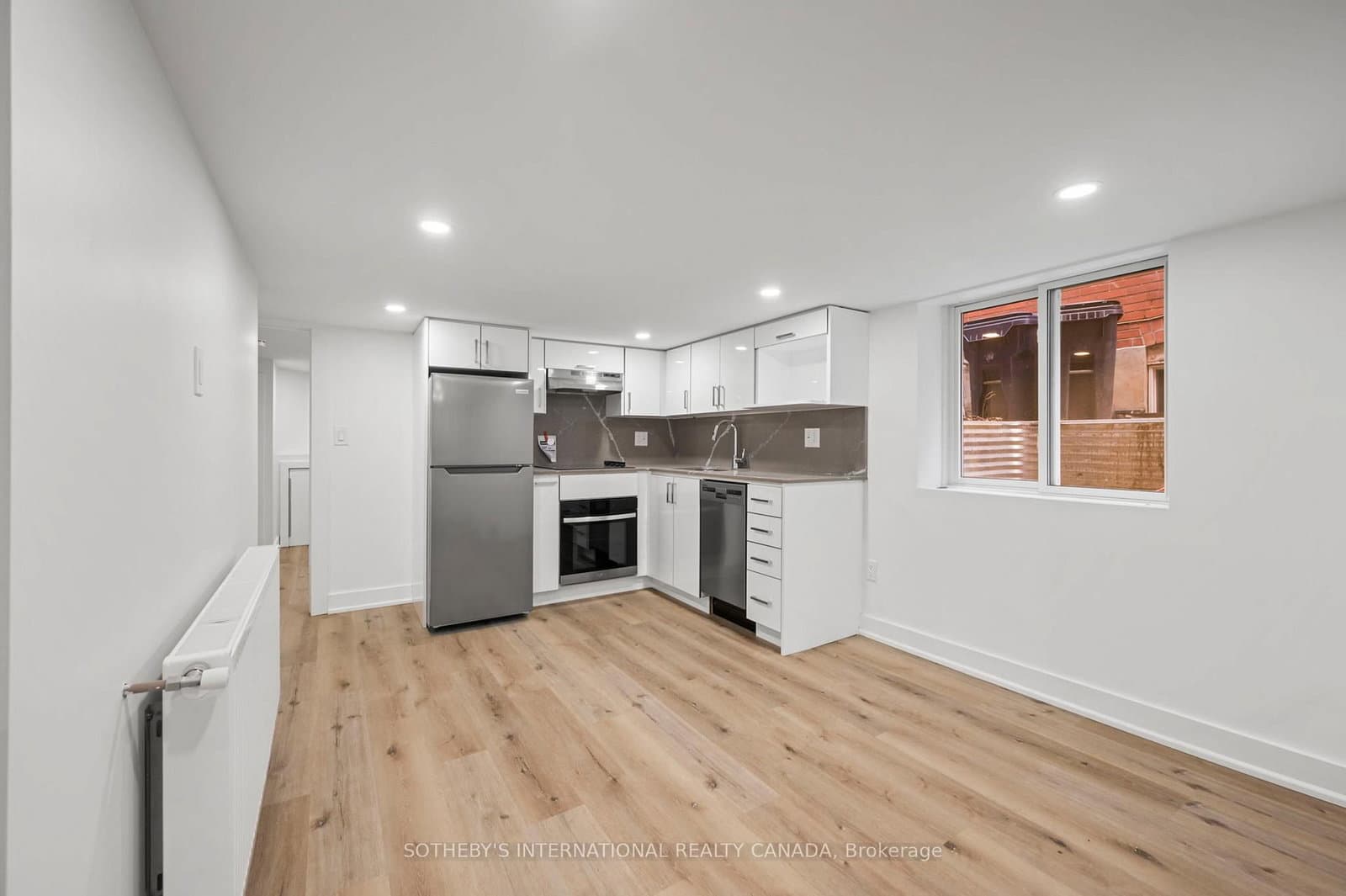 28 Strathgowan Avenue, Unit Bsmnt thumbnail 5