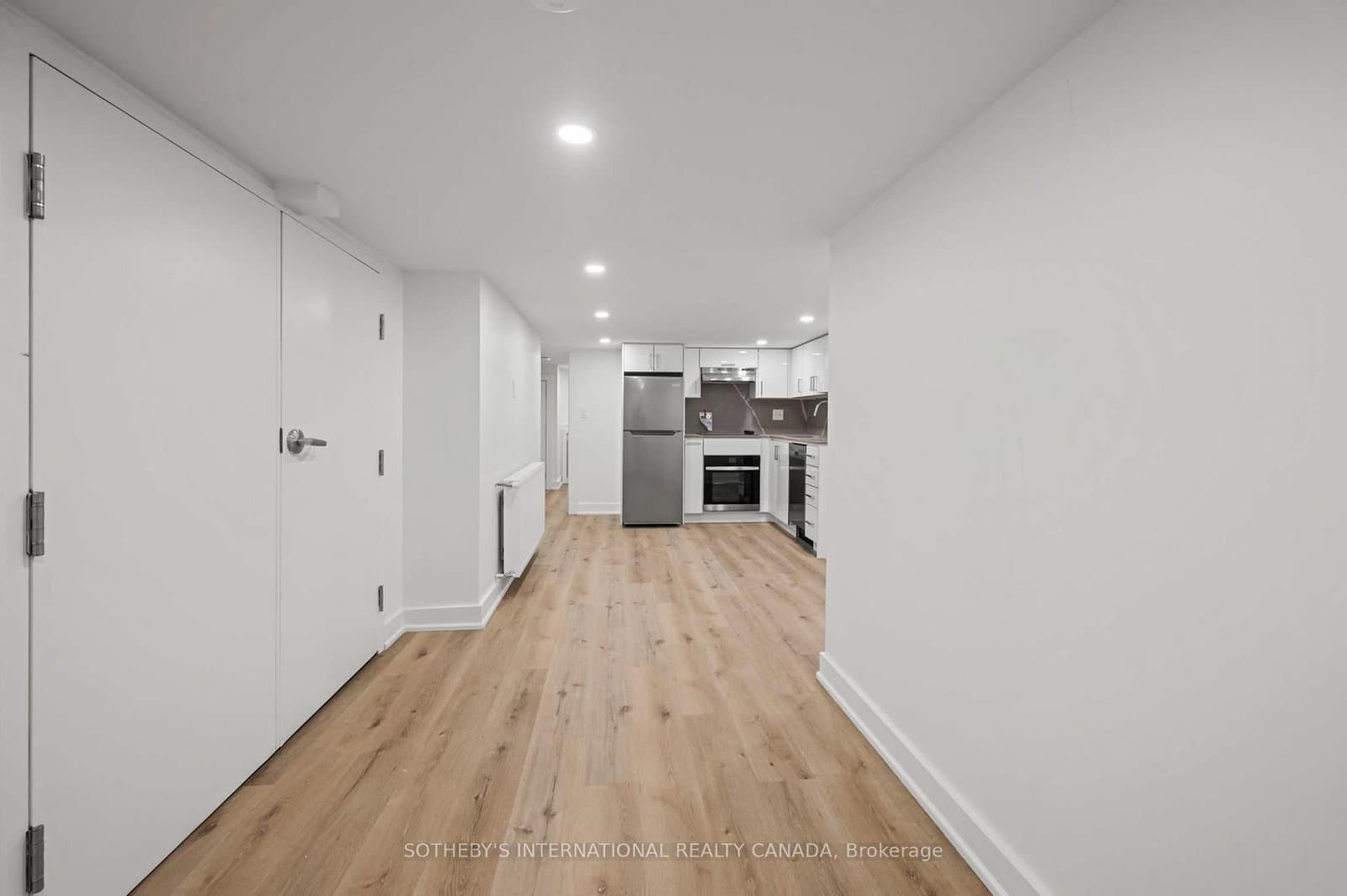 28 Strathgowan Avenue, Unit Bsmnt thumbnail 8