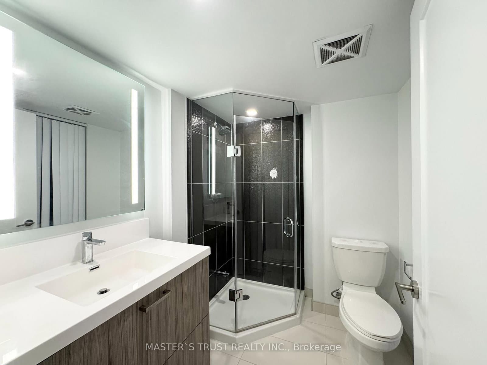 50 McCaul Street, Unit 512 thumbnail 3