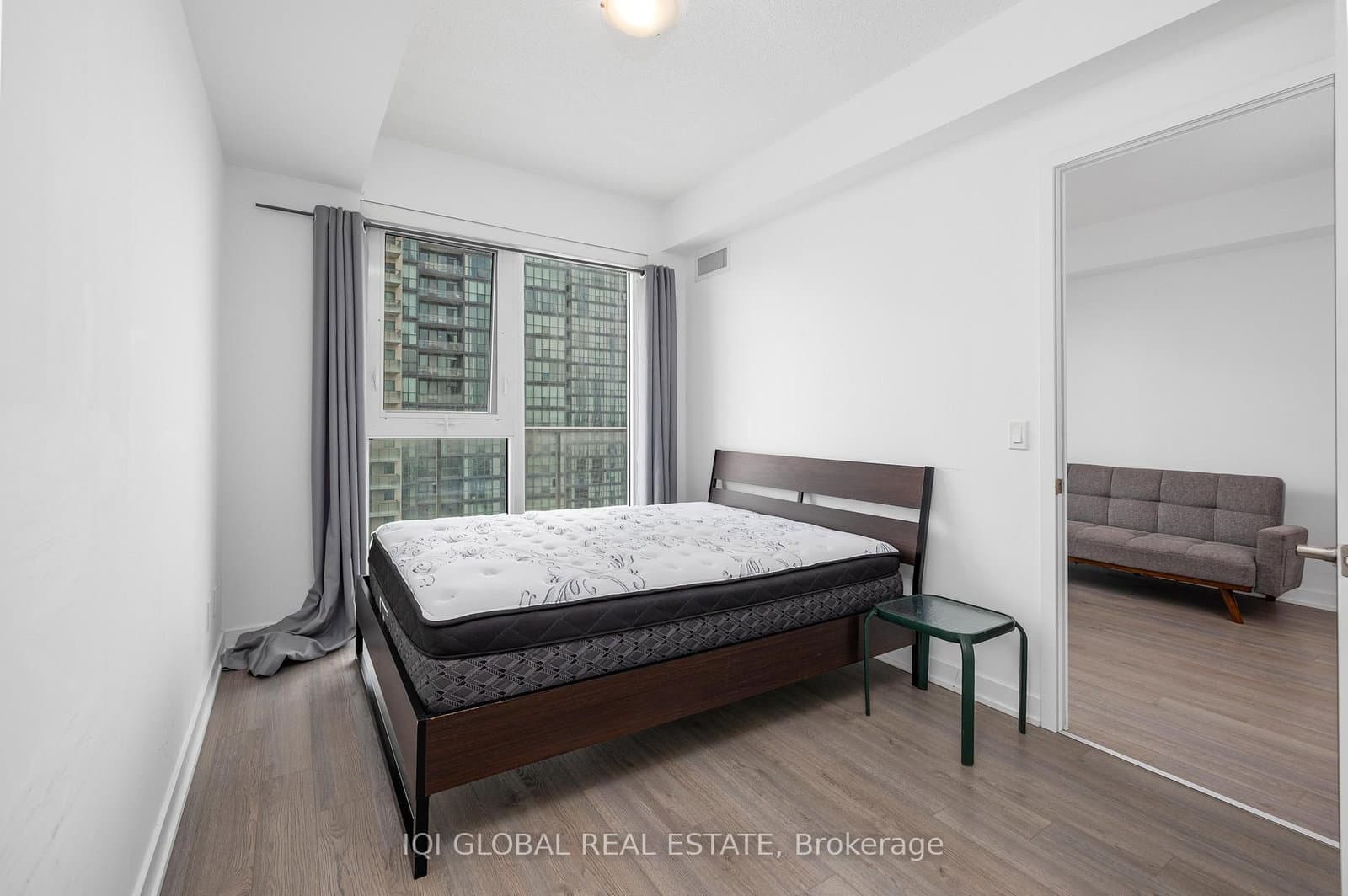 5180 Yonge Street, Unit 1809 thumbnail 2