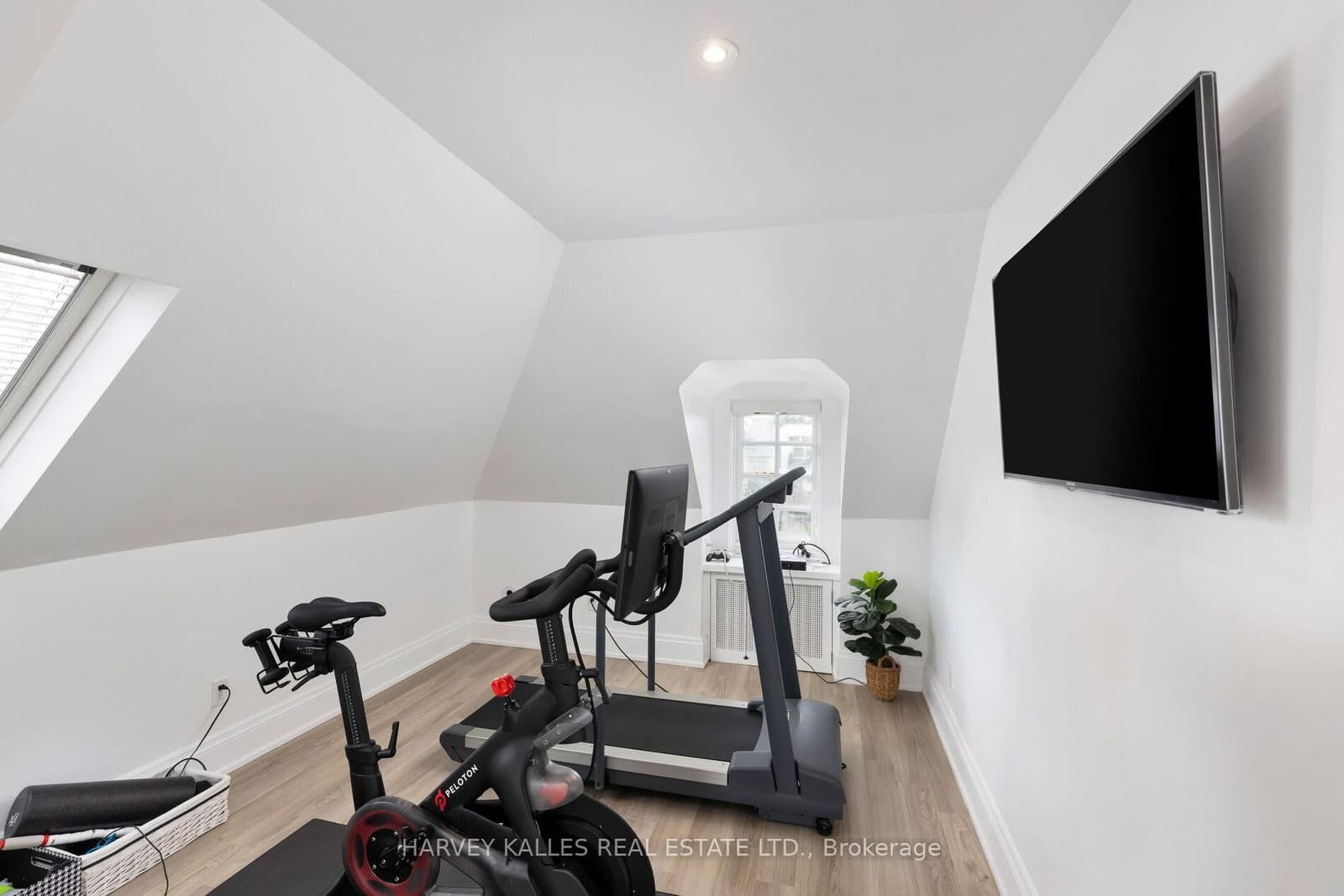 470 Russell Hill Road thumbnail 45
