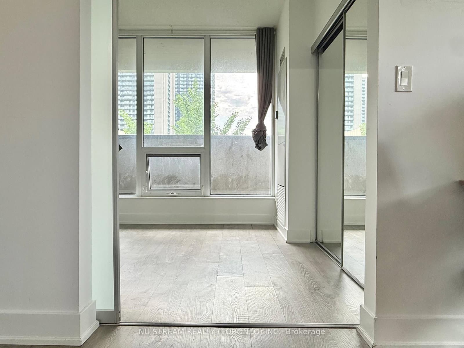 88 Sheppard Avenue E, Unit 211 thumbnail 10