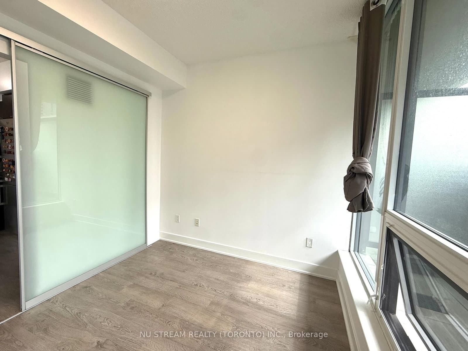 88 Sheppard Avenue E, Unit 211 thumbnail 12