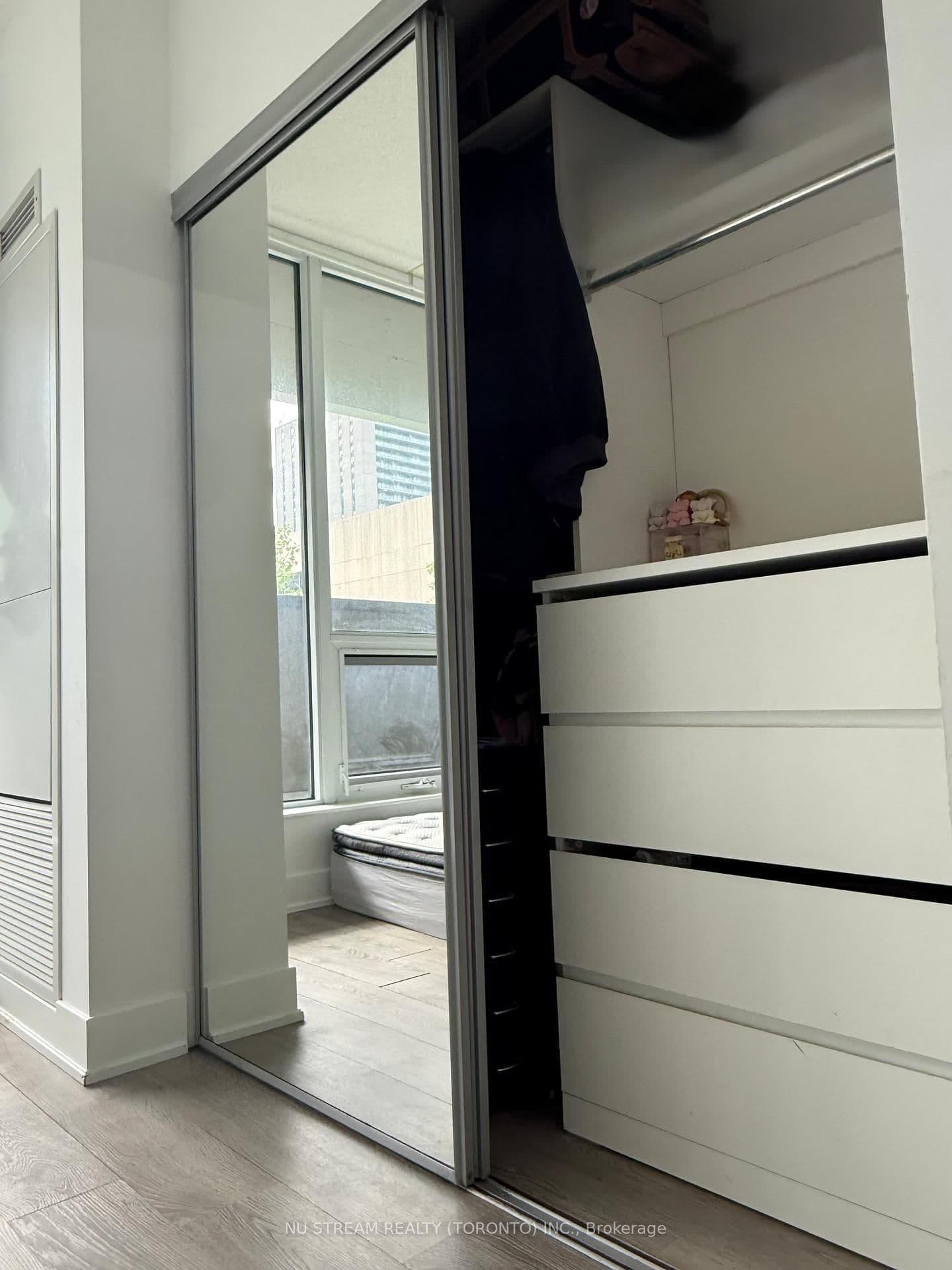 88 Sheppard Avenue E, Unit 211 thumbnail 14