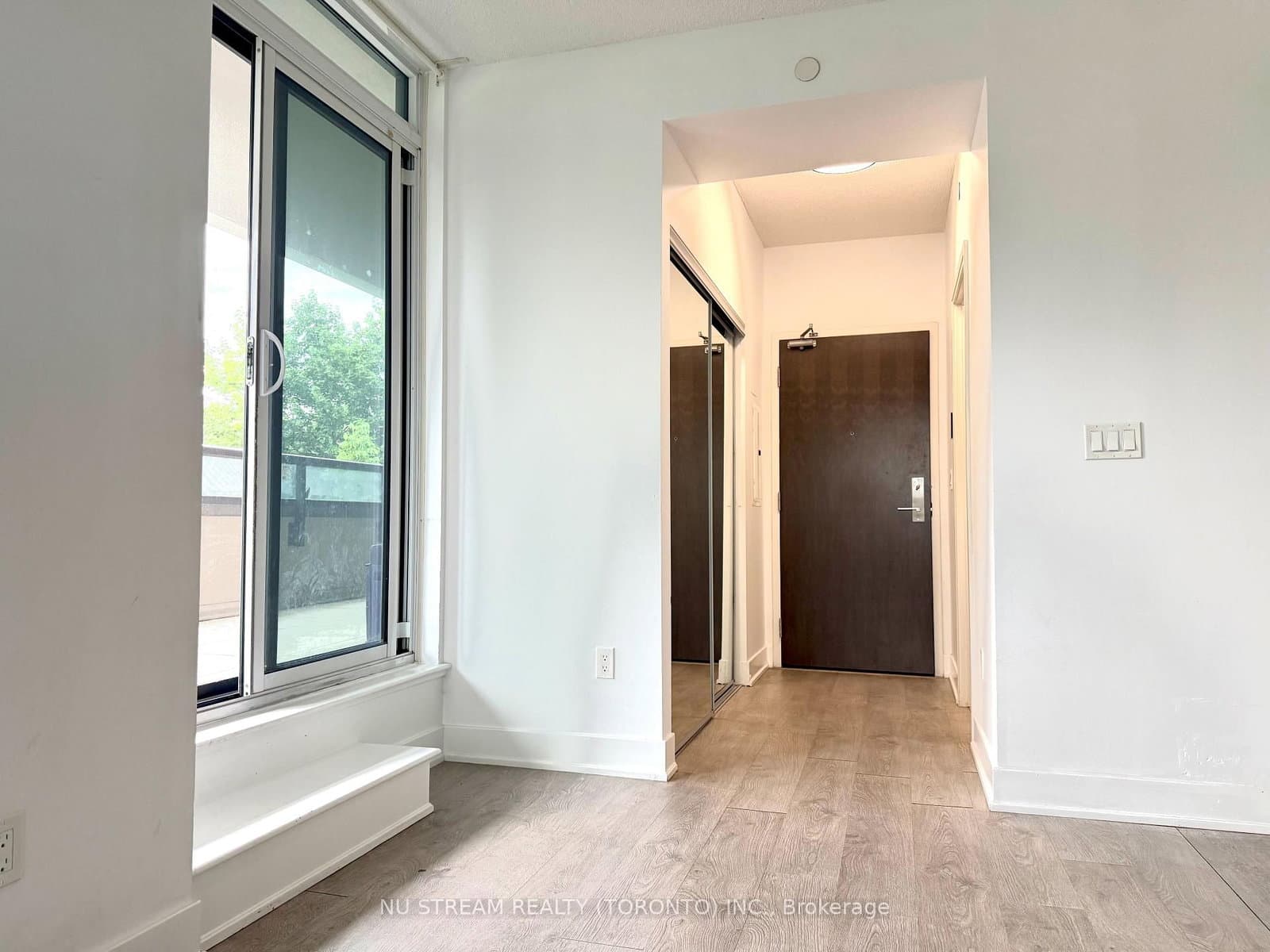 88 Sheppard Avenue E, Unit 211 thumbnail 16