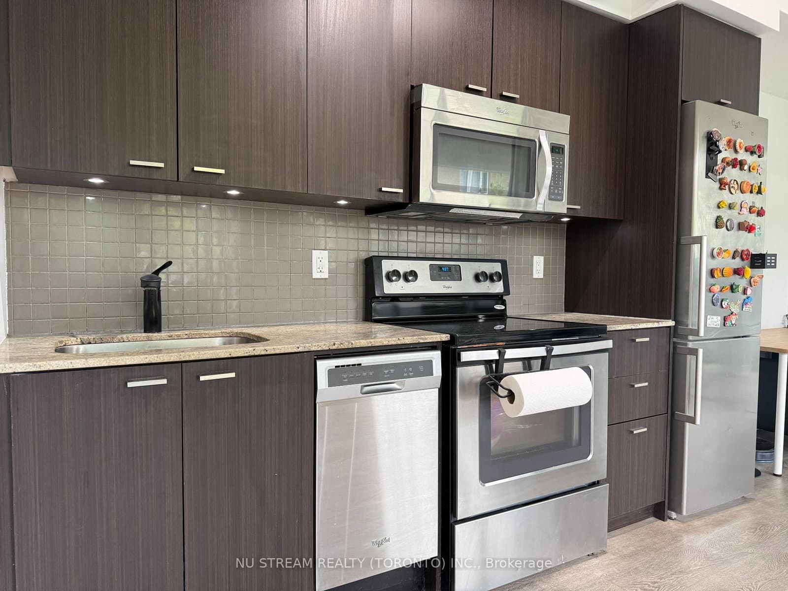 88 Sheppard Avenue E, Unit 211 thumbnail 2